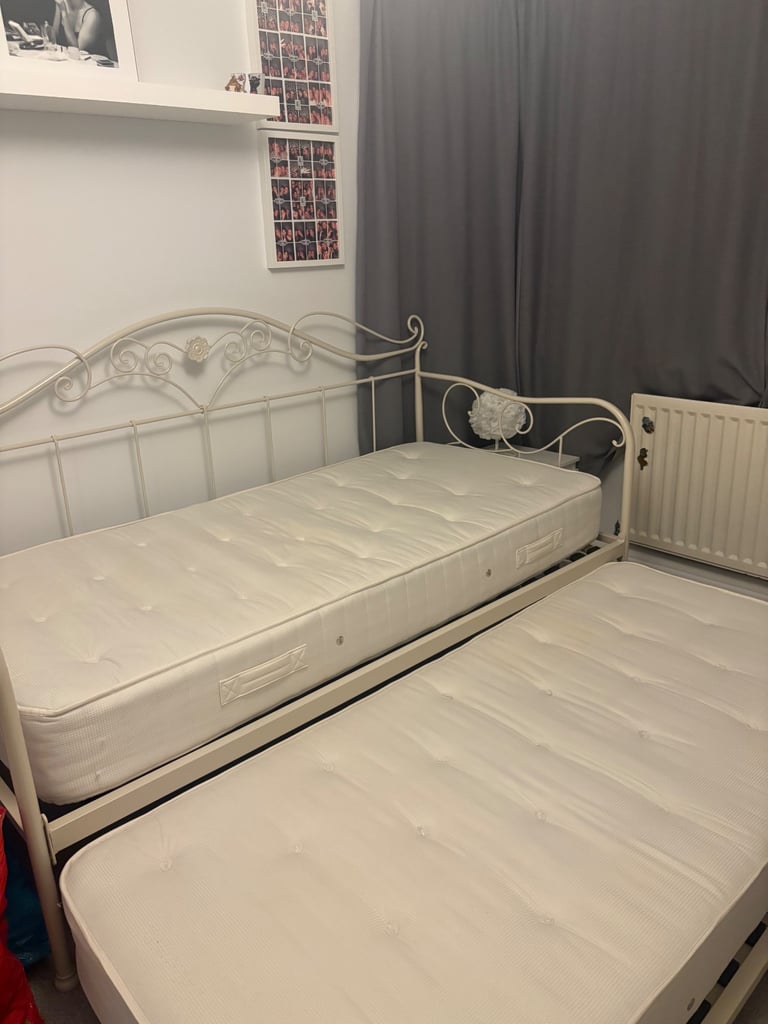 image for Laura Ashley day bed and mattresses 