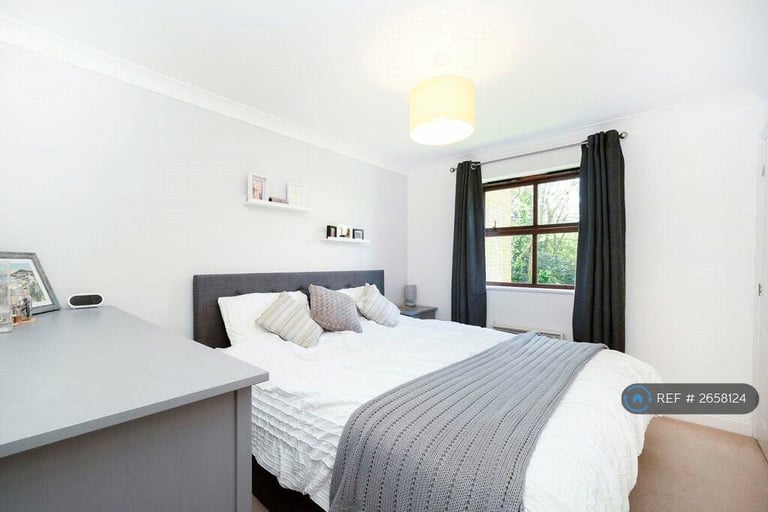 2 bedroom flat in Orphanage Road, Watford, WD24 (2 bed) (#2658124)