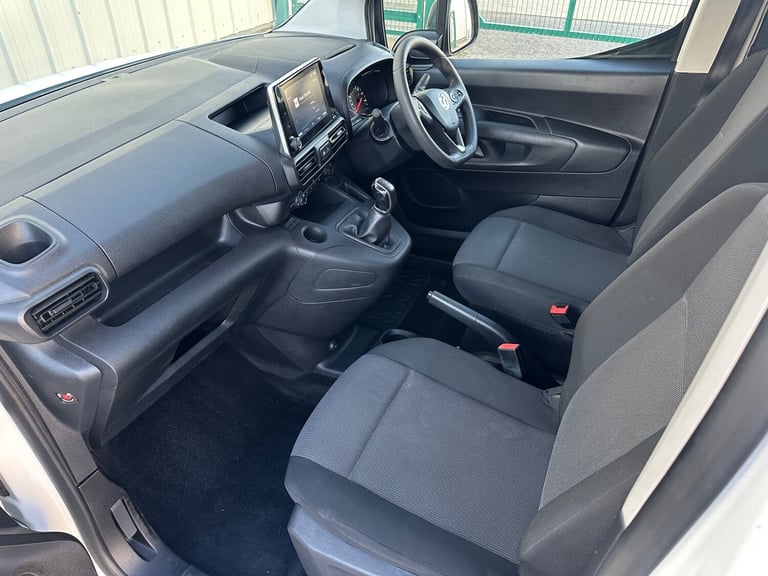 2020 Vauxhall Combo 2300 1.5 Turbo D 100ps H1 Sportive Van PANEL VAN Diesel Manual