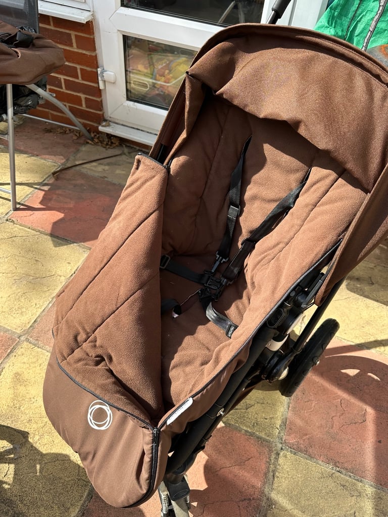  See the barging Bugaboo Travel system with Extra’s
