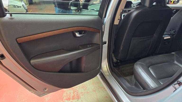  Volvo V70 3.0 T6 R-Design Geartronic AWD Petrol Automatic