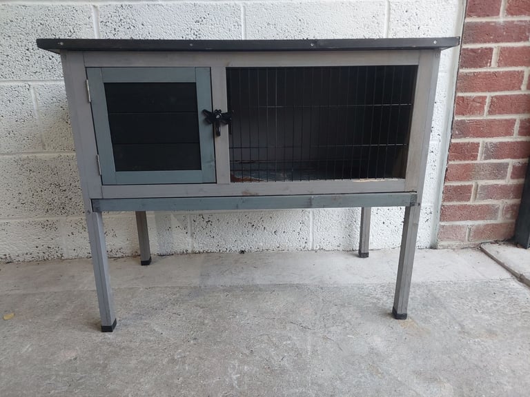 Rabbit / Guinea Pig Hutch 
