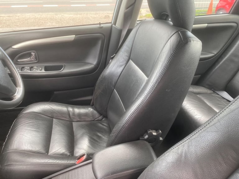 2004 Volvo S40 1.8 Sport 4dr Auto [122bhp] SALOON PETROL Automatic