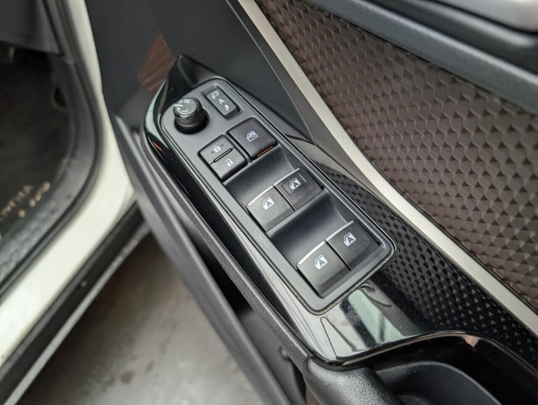 2019 Toyota C-HR 1.8 VVT-h Excel SUV 5dr Petrol Hybrid CVT Euro 6 (s/s) (122 ps) REVERSING C HATC...