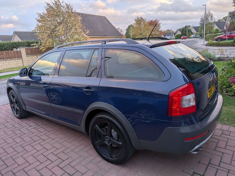 Skoda, OCTAVIA SCOUT, 4X4 Estate, 2011, Manual, 1968 (cc), 5 doors