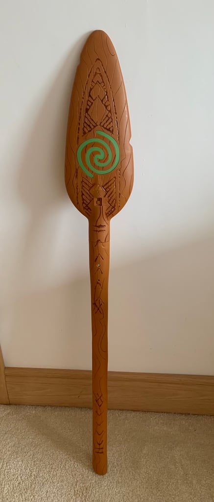 Original Disney Moana Costume  Boat Paddle and Accessories 