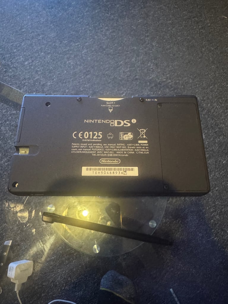 Great condition Nintendo DSI with 4 games, case and original stylus!