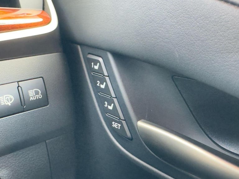 2024 Lexus LX LX570 5.7 V8 Automatic 4X4 8 seats 5dr Petrol Automatic