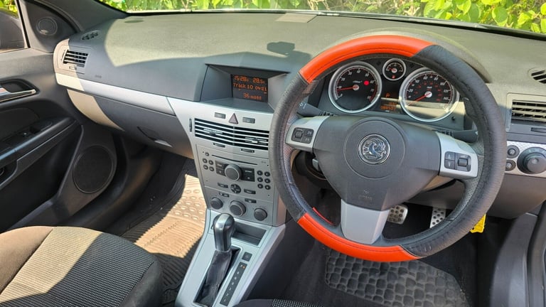 2005 Vauxhall Astra 1.8i 16V SRi 3dr Auto HATCHBACK Petrol Automatic