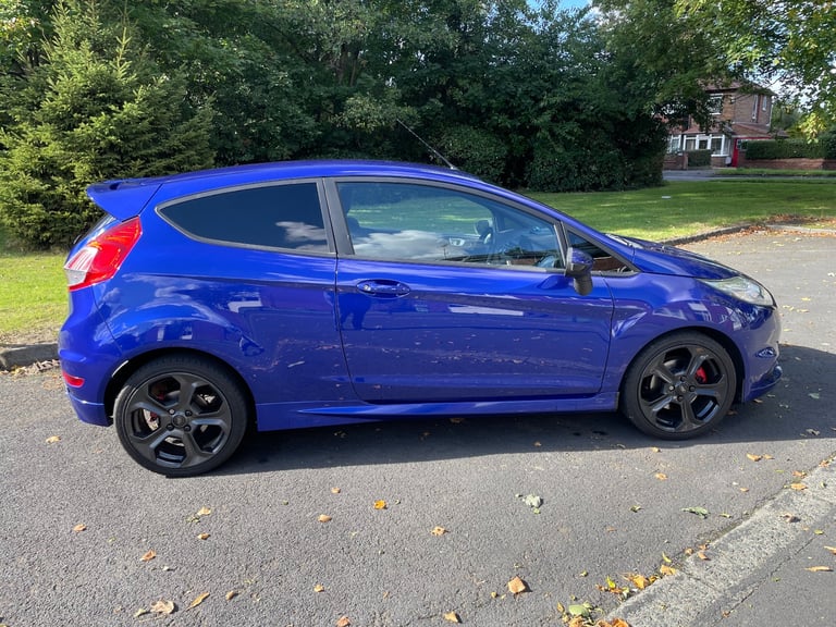 Ford, FIESTA, Hatchback, 2016, Manual, 1596 (cc), 3 doors