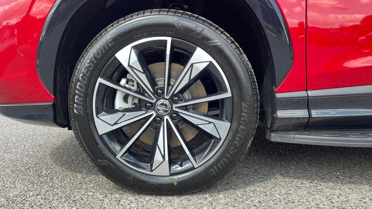 2024 MG HS Plug-in Hybrid 1.5 T-gdi Phev SE Au Hybrid