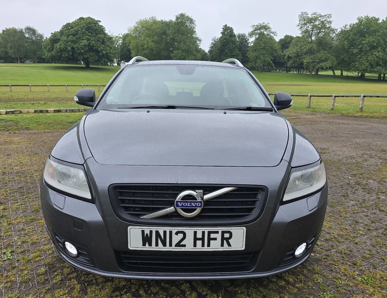 VOLVO V50 SE LUX NAV EDITION. 1.6 DIESEL MANUAL ESTATE