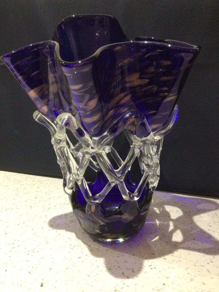 image for Beautiful stunning  vase 