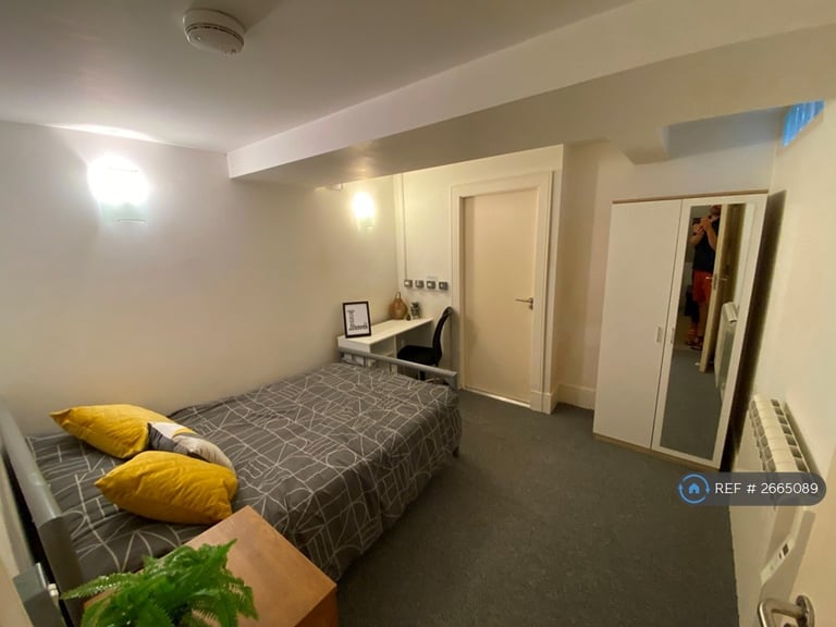 3 bedroom flat in Newarke Street, Leicester, LE1 (3 bed) (#2665089)