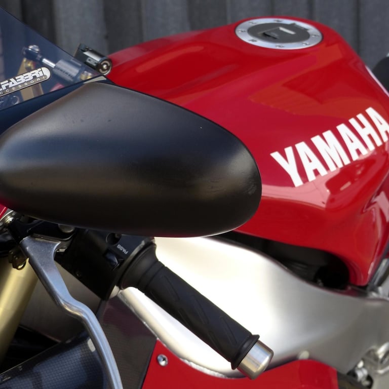 2000 Yamaha YZF-R1 – Increasingly Rare, Superb Condition, Only 13,239 Miles