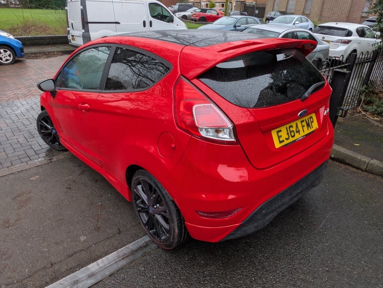 2014 Ford Fiesta 1.0 EcoBoost 140 Zetec S Red 3dr HATCHBACK Petrol Manual