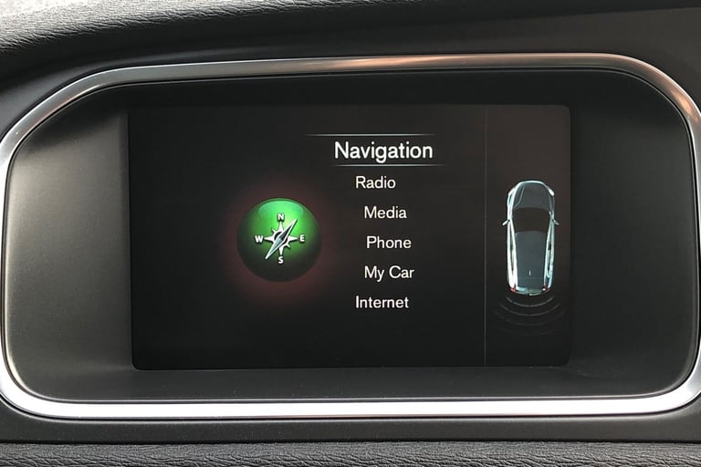 2015 Volvo V40 T2 [122] R DESIGN Nav 5dr Geartronic Hatchback PETROL Automatic