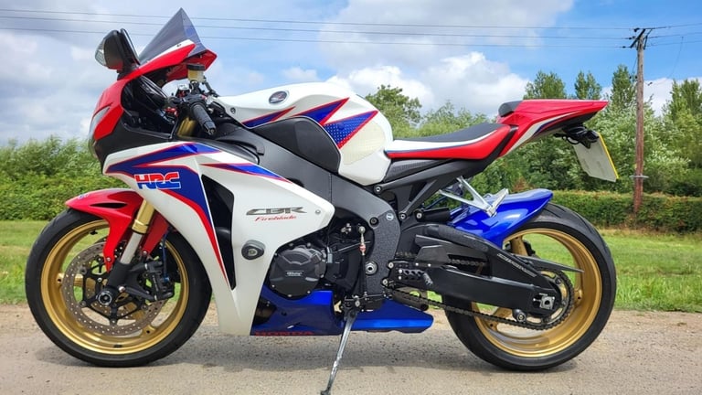 image for 2011 11 HONDA CBR 1000 RR-A FIREBLADE CBR1000RR HRC COLOURS 12k MILES CBR1000