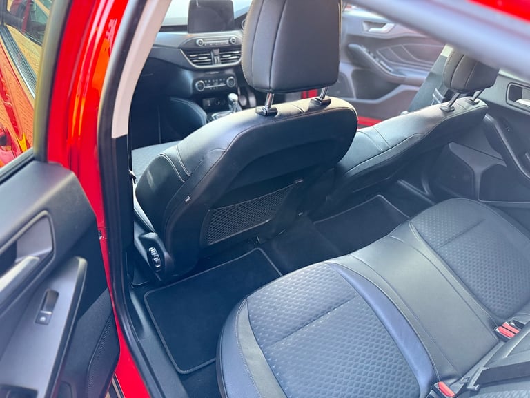 Ford, FOCUS, Estate, 2018, Manual, 1499 (cc), 5 doors