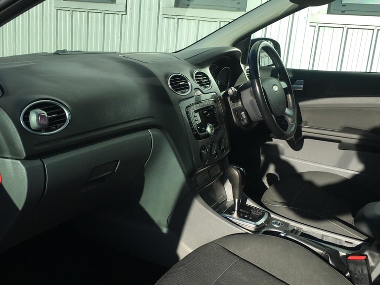 2010 Ford Focus 1.6 Titanium 5dr HATCHBACK Petrol Automatic