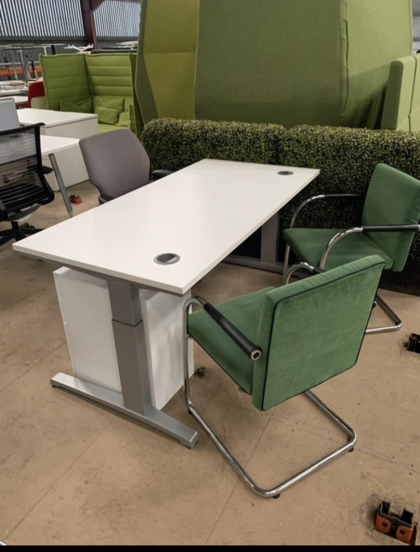 Office desk 
