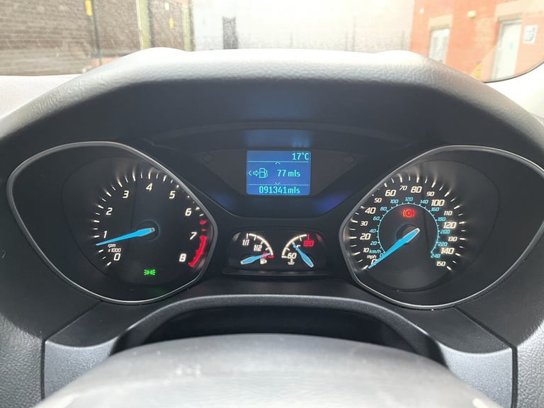 2014 Ford Focus 1.0 125 EcoBoost Zetec 5dr HATCHBACK Petrol Manual