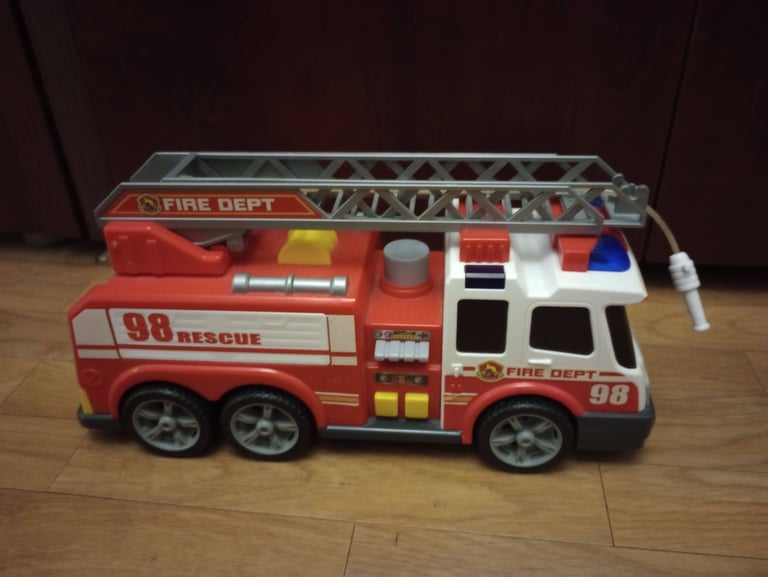 image for Rescue Vehicle Fire Engine with REAL WATER Hose in very good condition