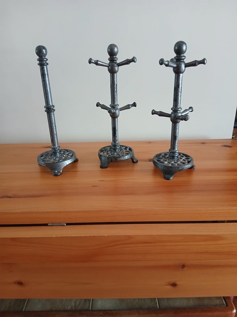 image for Mug trees x2 and a kitchen roll holder