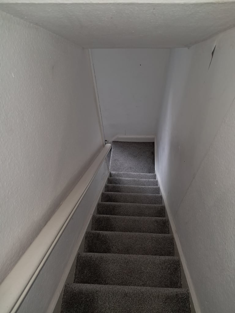 Two bedroom Entire House to Rent in Oldham Town Centre 