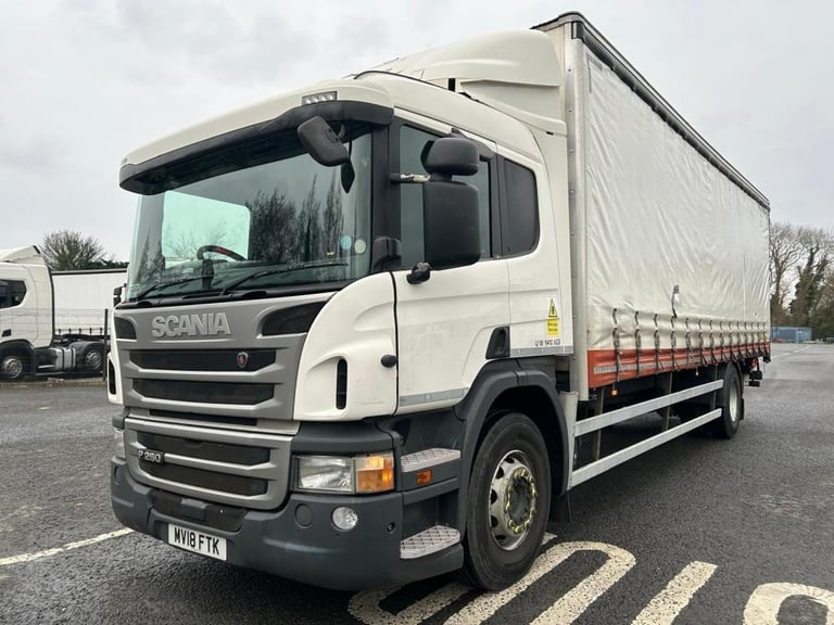 2018 Scania P250 Sleepercab with 27 1/2 Ft Curtainside Body