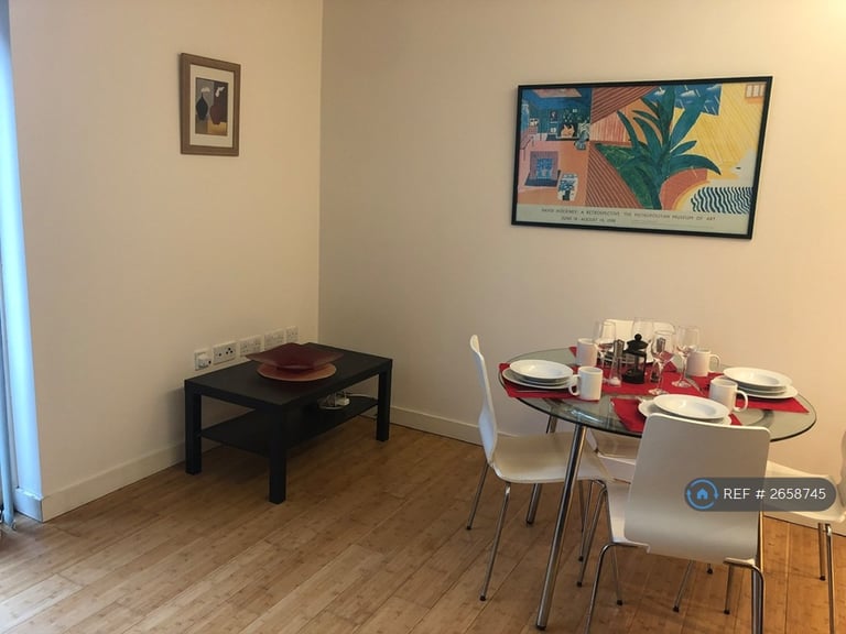 1 bedroom flat in Cross York Street, Leeds, LS2 (1 bed) (#2658745)
