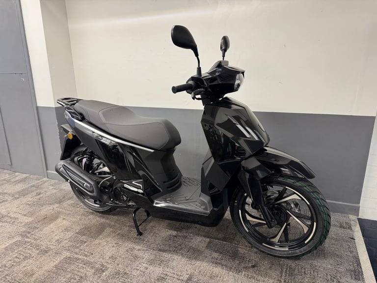 BRAND NEW 2025 PEUGEOT TWEET 125 SCOOTER LEARNER LEGAL MOPED DELIVERY
