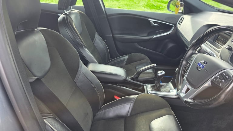 2015 Volvo V40 T2 [122] R DESIGN 5dr HATCHBACK Petrol Manual