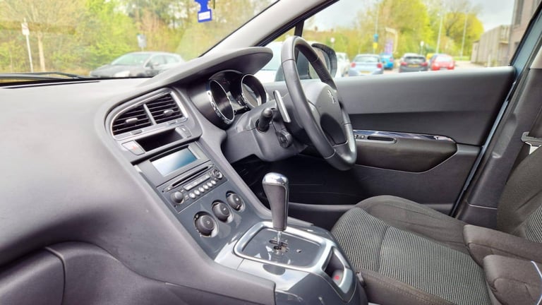 2011 Peugeot 5008