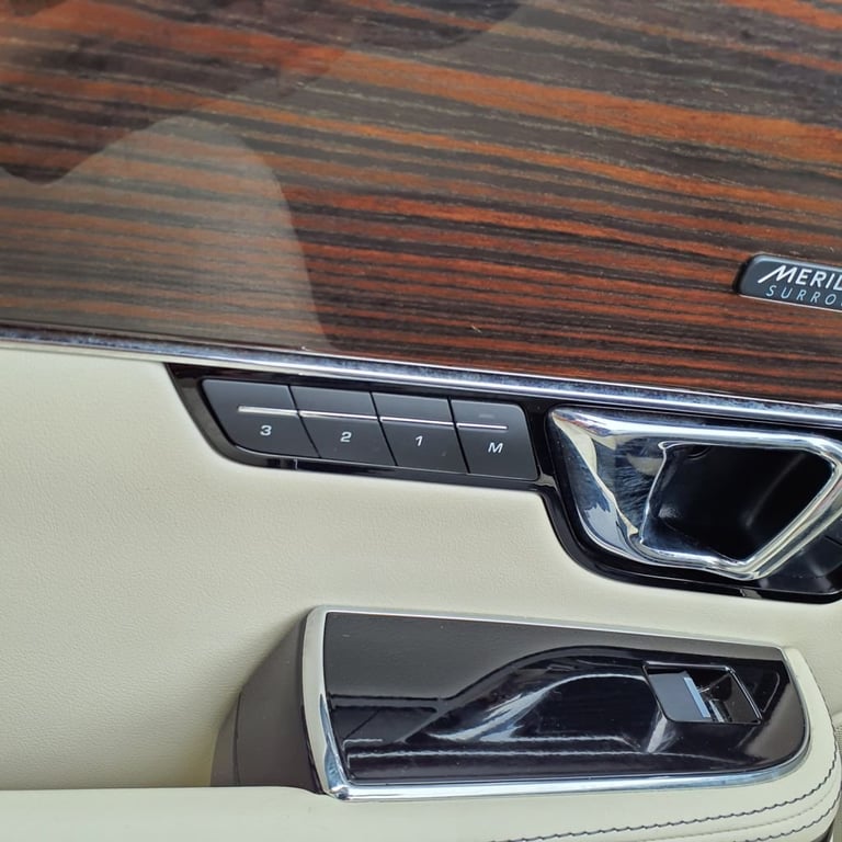 2018 68 JAGUAR XJ 3.0 D V6 PORTFOLIO 4D 296 BHP DIESEL