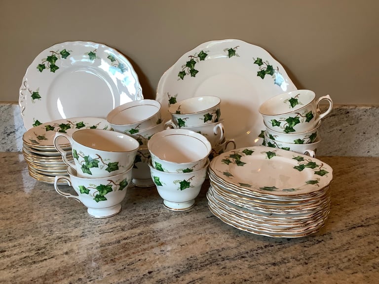 Colclough ivy leaf 8143 porcelain. 