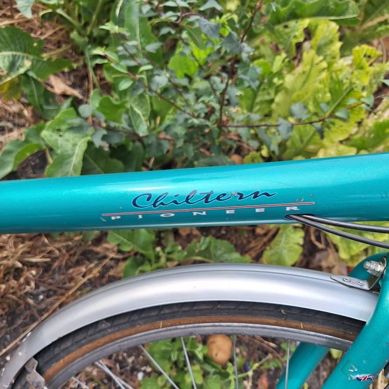 Ladies Raleigh Chiltern hybrid townbike 