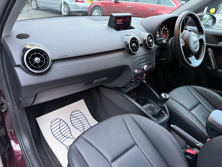 2011 Audi A1 TFSI SPORT - £35 TAX -ONE OWNER FROM NEW - 11 STAMPS IN THE BOOK - LEATHER Hatchback...