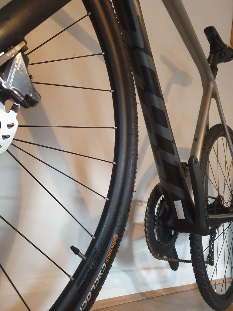 Scott Addict SE Ultegra Disc Di2 Carbon Road Bike (58 cm)