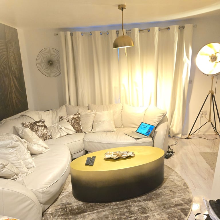 2 bed Semi-detached House in quiet village 