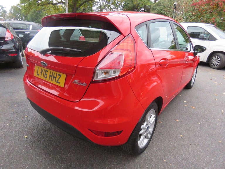 2016 Ford Fiesta 1.0T EcoBoost Zetec Euro 6 (s/s) 5dr HATCHBACK Petrol Manual