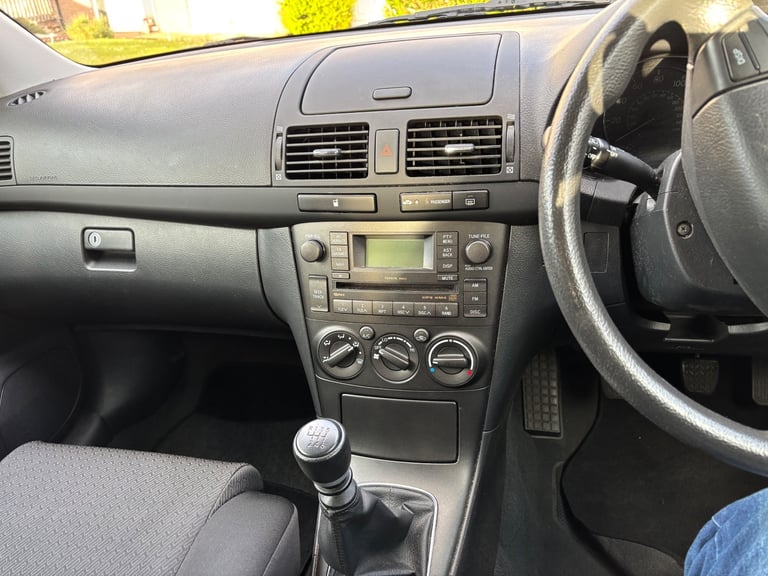 Toyota, AVENSIS, Hatchback, 2009, Manual, 1998 (cc), 5 doors