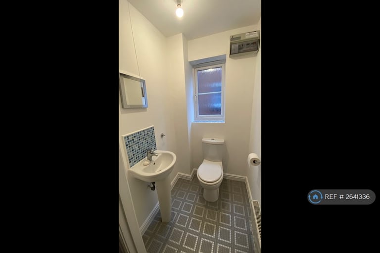 2 bedroom house in Stanks Drive, Leeds, LS14 (2 bed) (#2641336)
