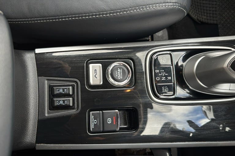  Mitsubishi Outlander PHEV 2.0h 12kwh 4hs Suv 5dr Petrol Plug In Hybrid CVT 4wd