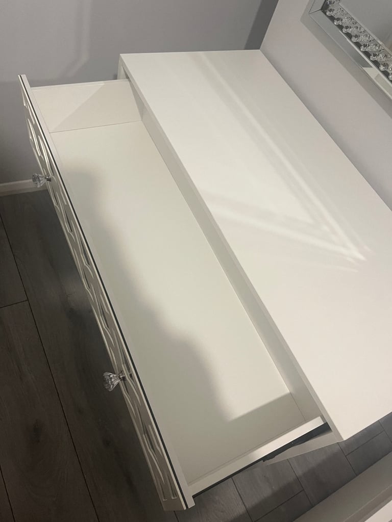 Bedside table & 3 chest of drawers 