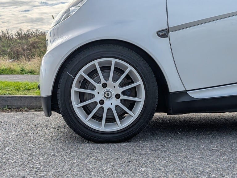 2010 smart fortwo 1.0 MHD Passion Cabriolet SoftTouch Euro 5 (s/s) 2dr CONVERTIBLE Petrol Automatic