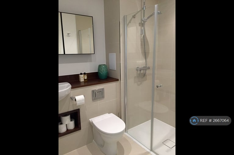 1 bedroom in Oslo Tower, London, SE8 (#2667064)