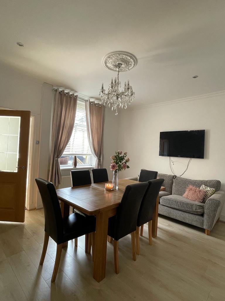 Large double bedroom to rent 