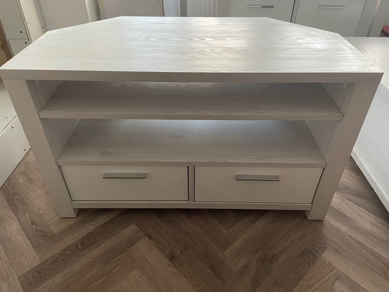 image for Living Room Furniture (4 Matching Items)