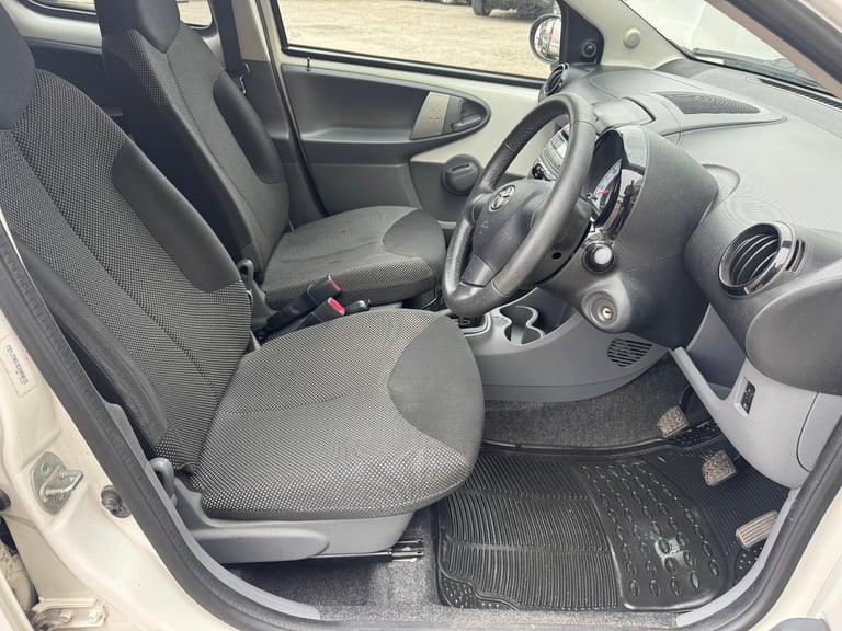Toyota Aygo A/C ideal first car low tax low insurance 